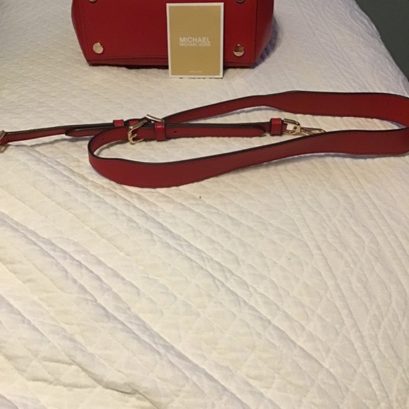 Small Michael Kors purse - Picture 5 of 8